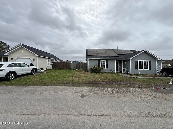 3rd image of 206 Fox Way N