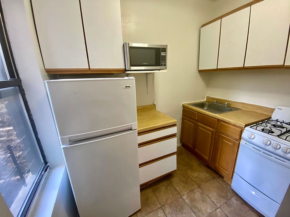 2nd image of 353 E 19th St #2A