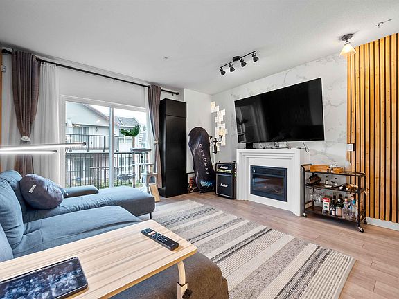 3rd image of 3888 Norfolk St #225