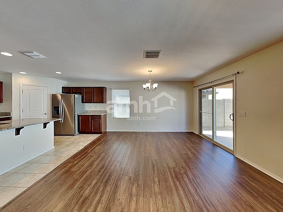 5th image of 1508 N Banning