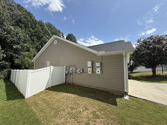 3rd image of 502 Pleasant Green Dr