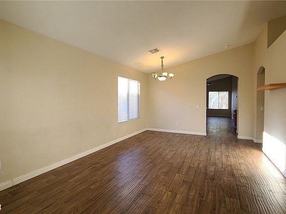 3rd image of 4901 Lunetto Ave