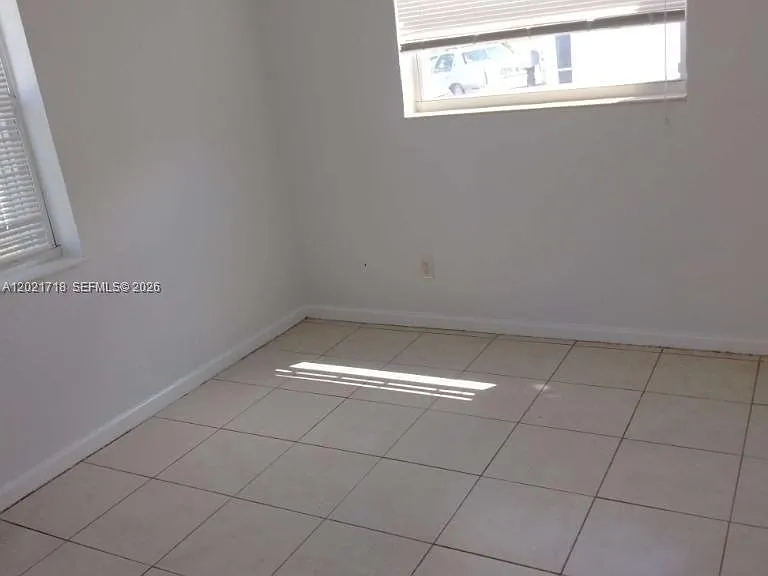 1021 W 2nd St — Photo 6
