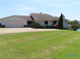 792 Deerwood Dr, Defiance, OH 43512