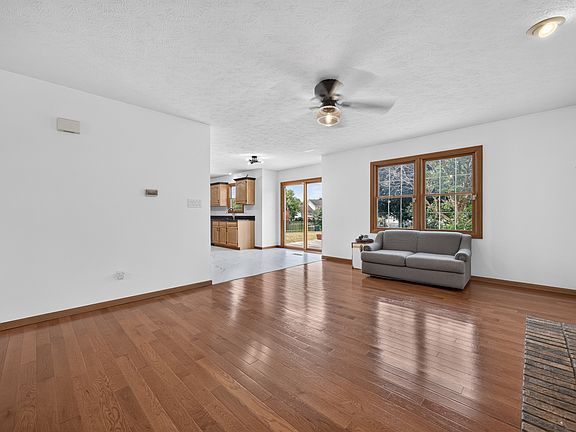 5th image of 34 Holder Way