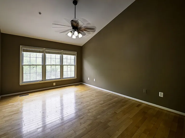 1156 Regal Oak Dr — Photo 30