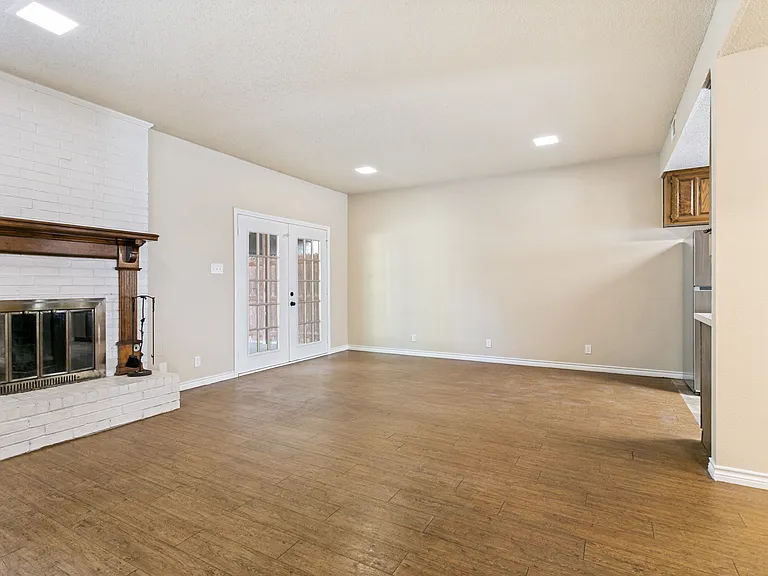 2306 Birchbrook Ct — Photo 8