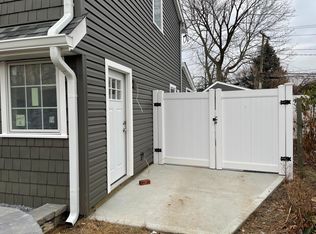 73 Weaving Ln, Wantagh, NY 11793