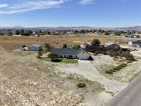 2nd image of 455 Blakeland Dr