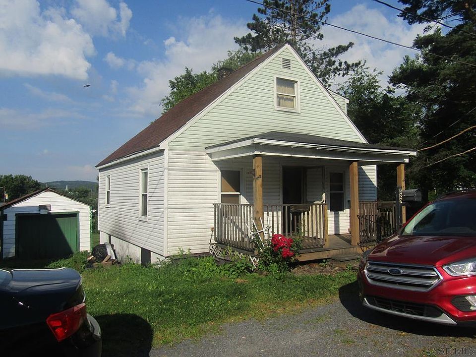 1st image of 529 Oak St