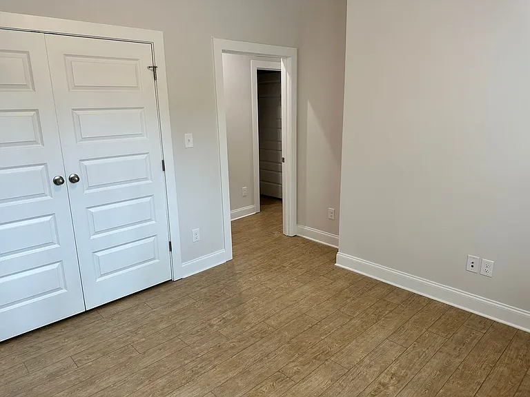 1211 Goodwin Ave — Photo 7