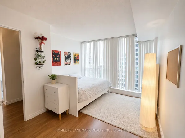 24 Wellesley St W, Toronto, ON