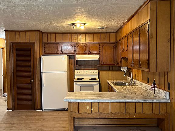 2nd image of 2318-2320 Tinnell Ct #2318