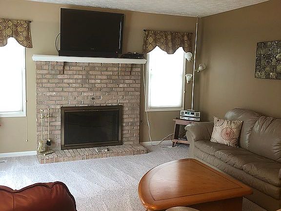 4th image of 1810 Hickory Ln Unit 1730