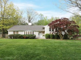 20 Ross Rd, Livingston, NJ 07039