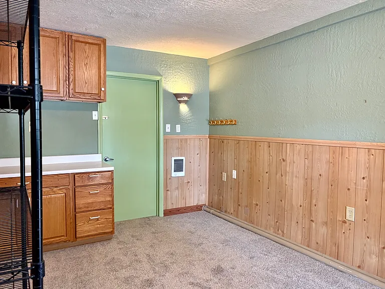 1721 Utah St NE — Photo 13