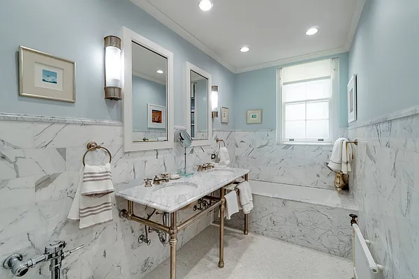 Sold by Compass | media 6