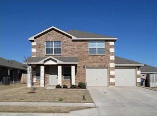8524 Shallow Creek Dr, Fort Worth, TX 76179