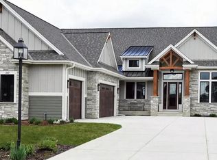 260 River Oaks Cir, Delafield, WI 53018