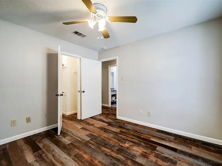 12710 Fenimore Ct — Photo 11