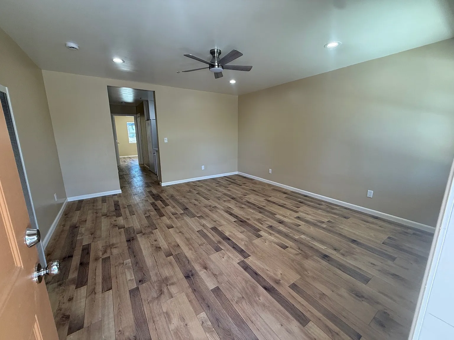 2 bed, $20,000 — Photo 2