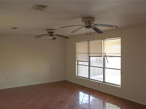 2nd image of 4634 Knight Dr