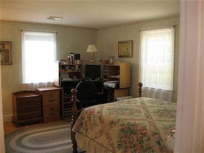 4th image of 6 Carol Lane