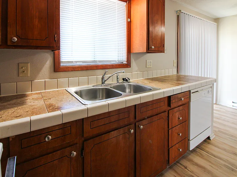 1073 Ruge St NW #1073 — Photo 11