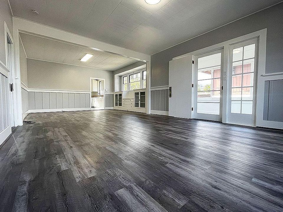 530+ square foot living room, with brand new Vinyl Plank flooring throughout the home!