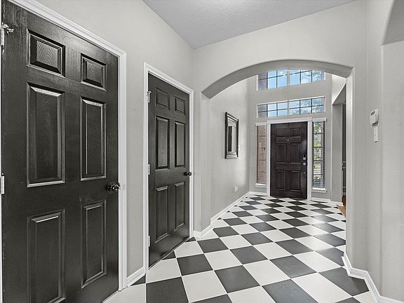 5th image of 817 Dawn Ridge Way