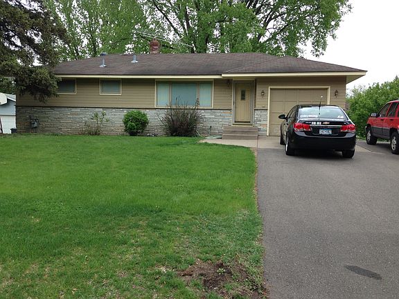 Beautiful Curb appeal, new roof end of May, driveway 2 years