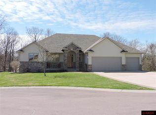 132 Joshua Ct, Mankato, MN 56001