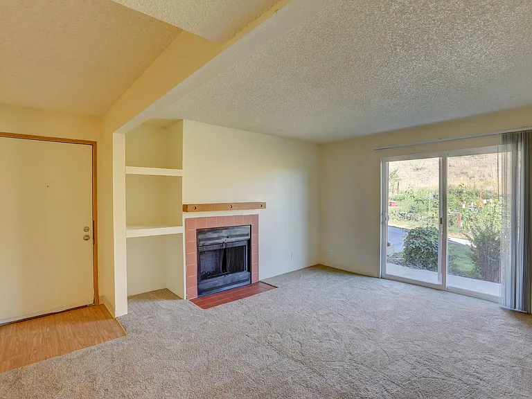 Americana Lakewood Apartments — Photo 64