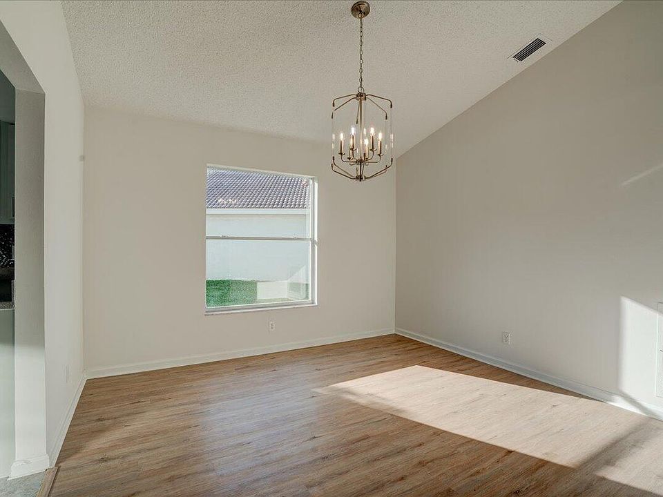 1st image of 12 Meadows Park Lane