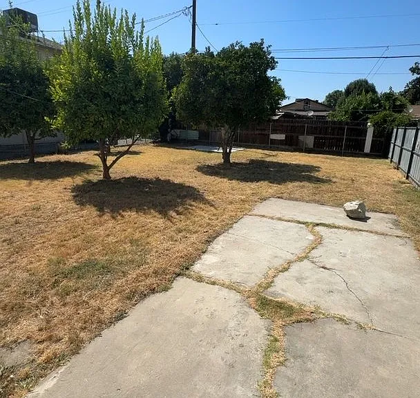 408 NE 2nd Ave — Photo 14
