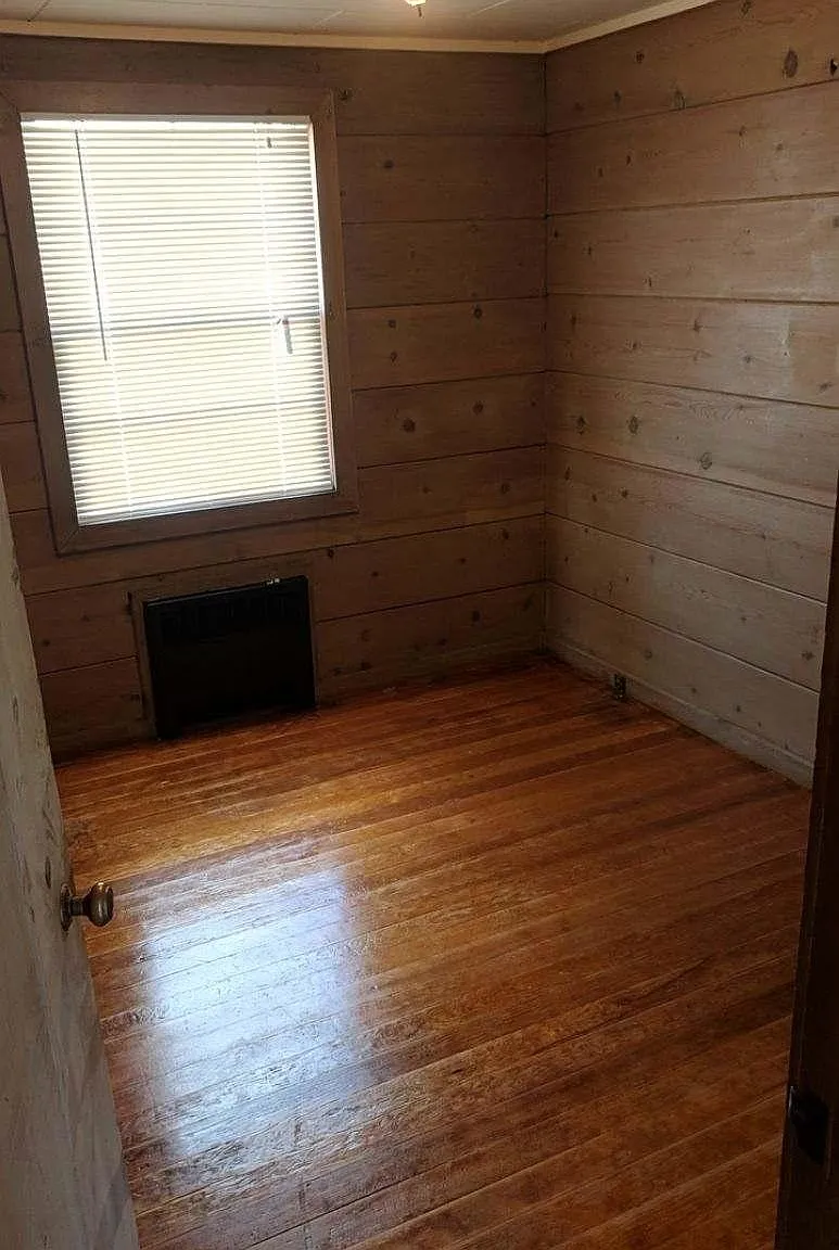 1 bed, 765 sqft, $1,300 — Photo 3