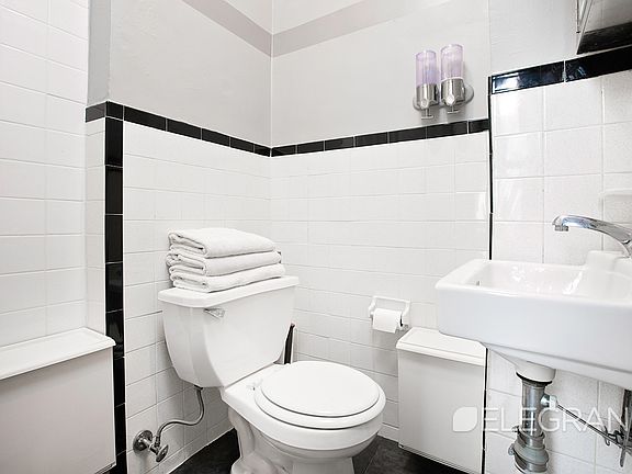5th image of 224 W 16th St APT 15