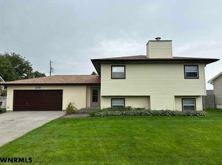 2018 E 28th St, Scottsbluff, NE 69361