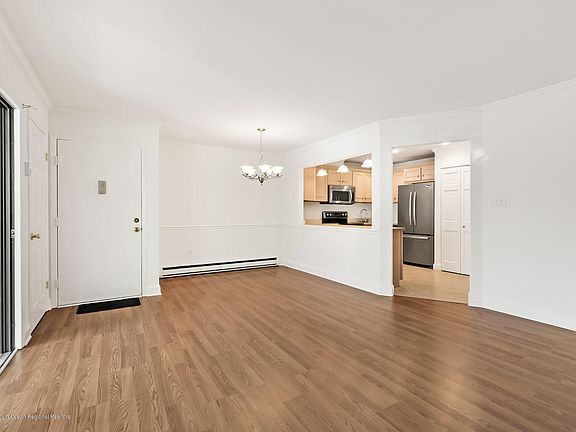 5th image of 62 Manchester Ct