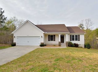 411 Cottage Grove Ln, Seneca, SC 29678