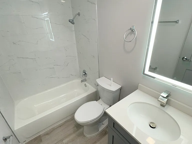 8348 W Catherine Ave #500 — Photo 24