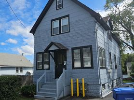 582 Mereline Ave
