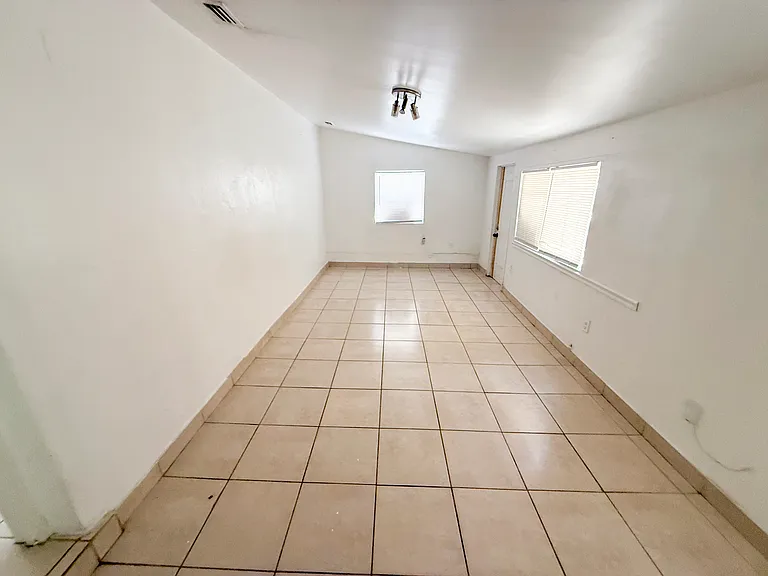 5627 Simms St — Photo 20
