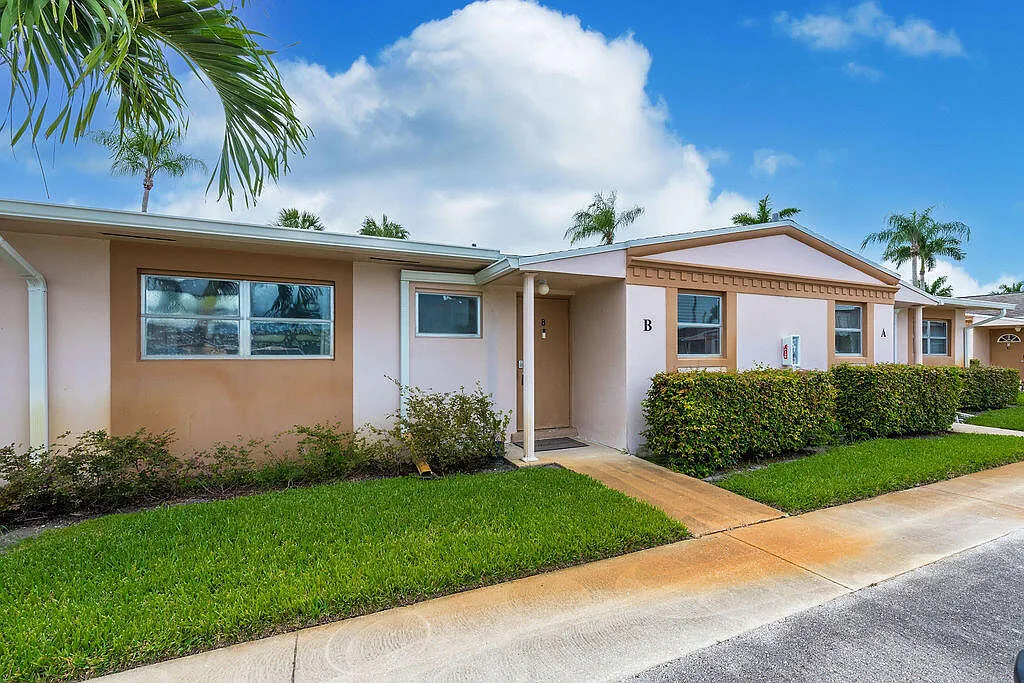 2 bed, 2.0 bath, 910 sqft, $1,750 — Photo 3