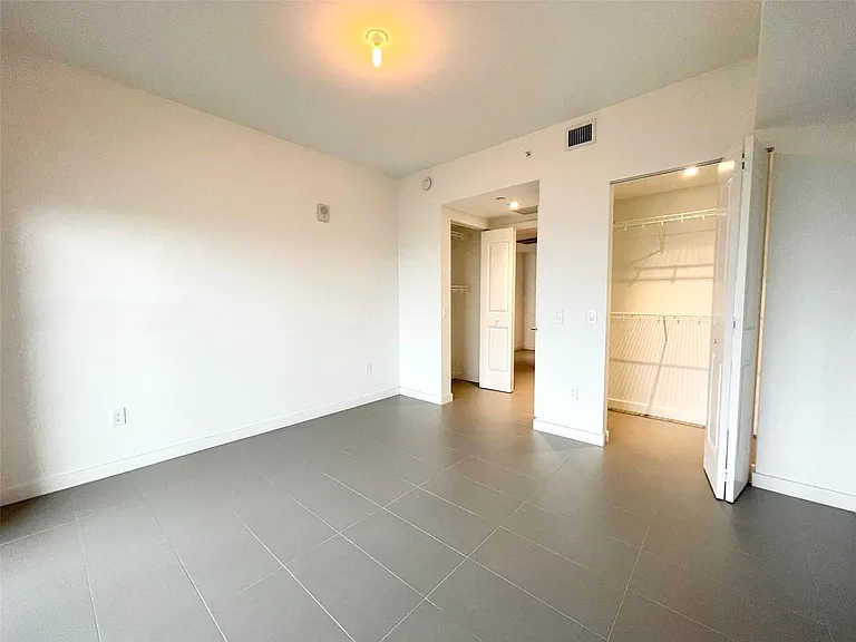 1600 NE 1st Ave #3417 — Photo 9
