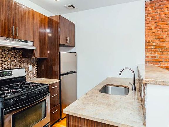 3rd image of 299 Throop Ave APT 3