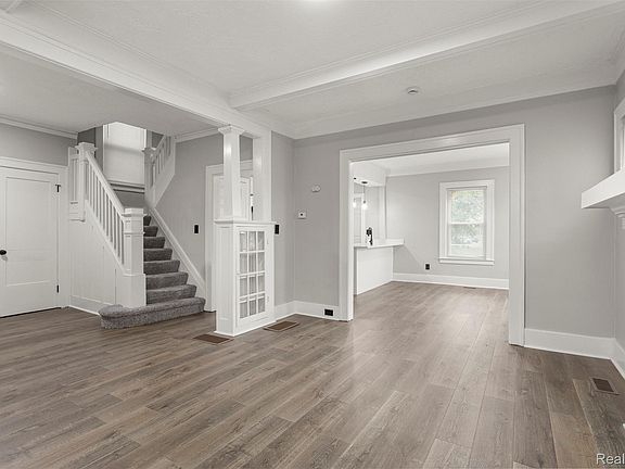 5th image of 15805 Lahser Rd