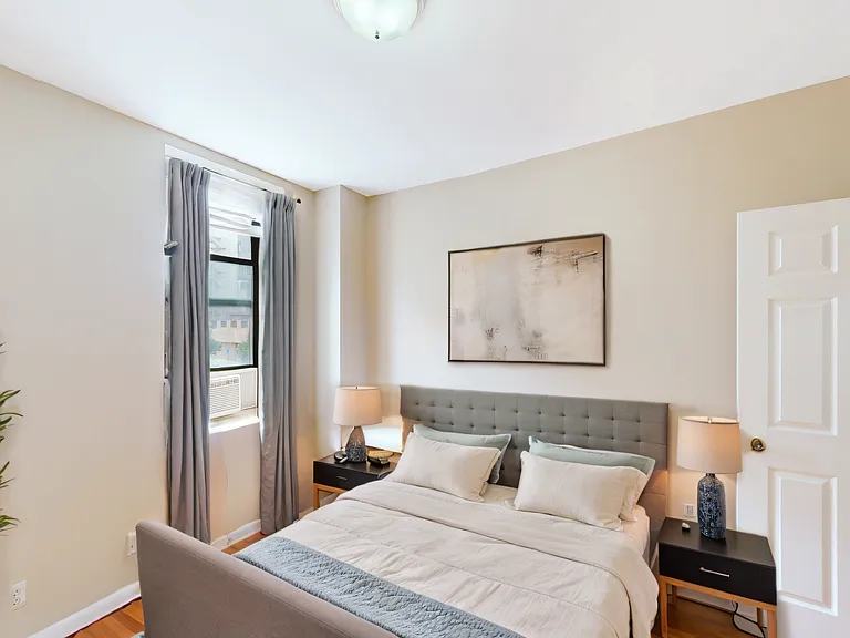 180 Claremont Ave #21 — Photo 3