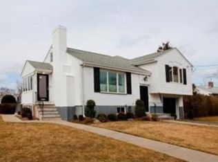 103 Albemarle Rd, Newton, MA 02460