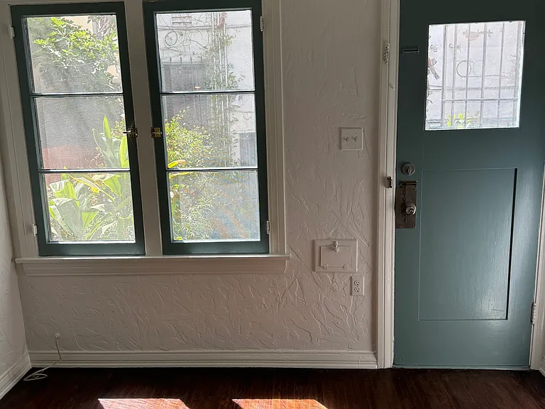 Living Room / Entrance